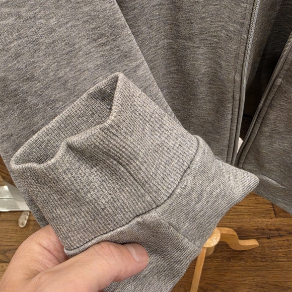 BOSS Men's Gray Sweater - Picture 5 of 8